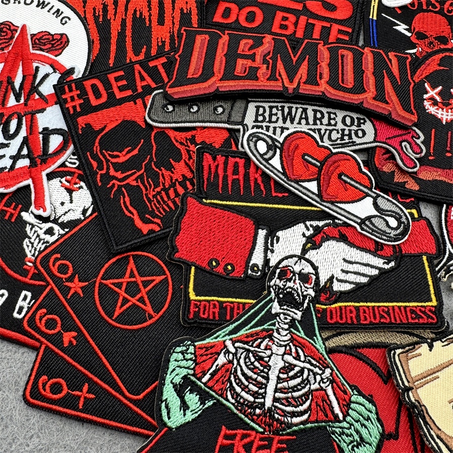 40pcs/lot PUNK Assorted  Iron  – Embroidery Jacket Jeans Bewertung und Preis
