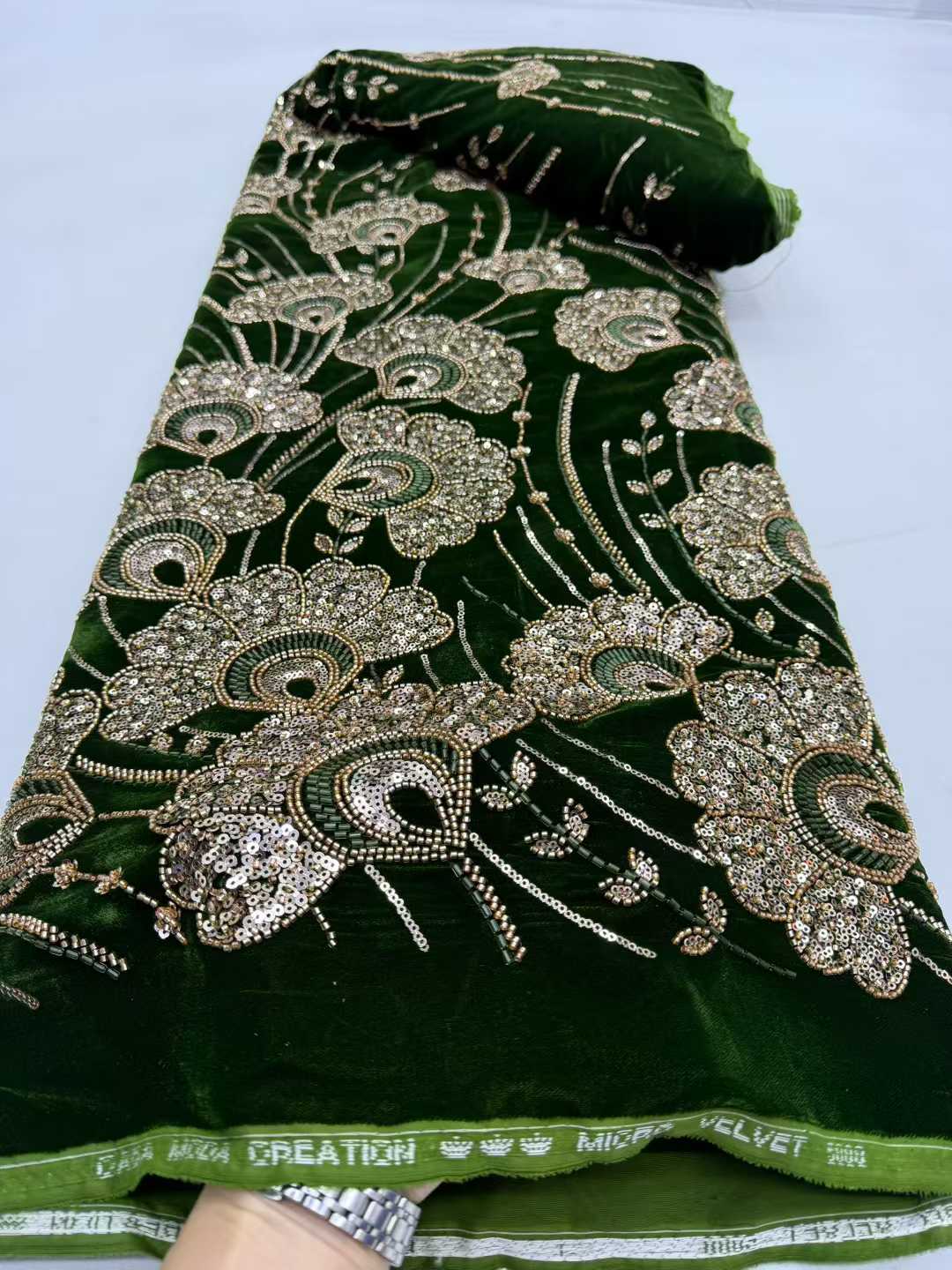 Nigerian French Velvet Lace Fa – Velvet Fabric Embroidery Bewertung und Preis