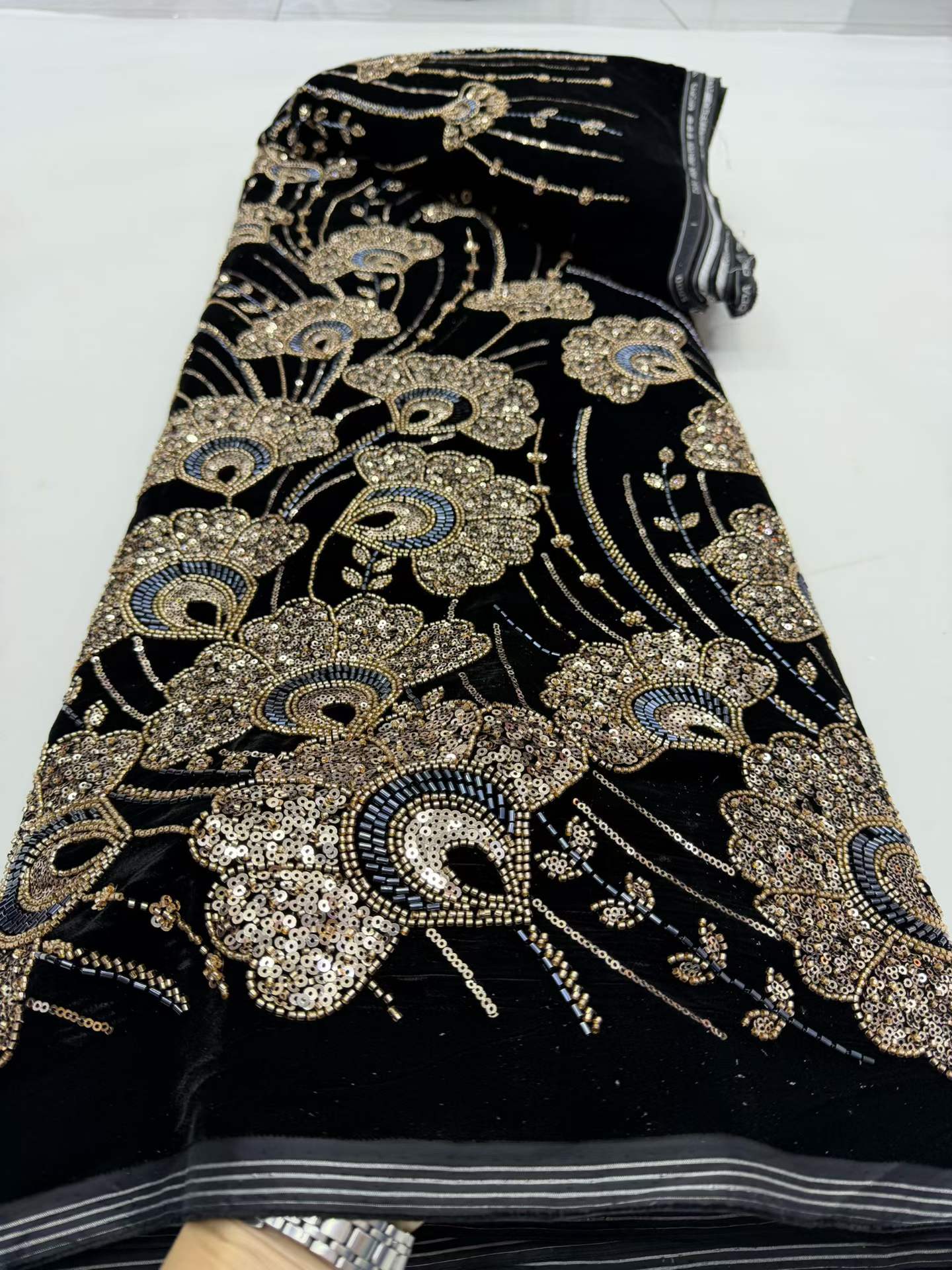 Nigerian French Velvet Lace Fa – Velvet Fabric Embroidery Bewertung und Preis