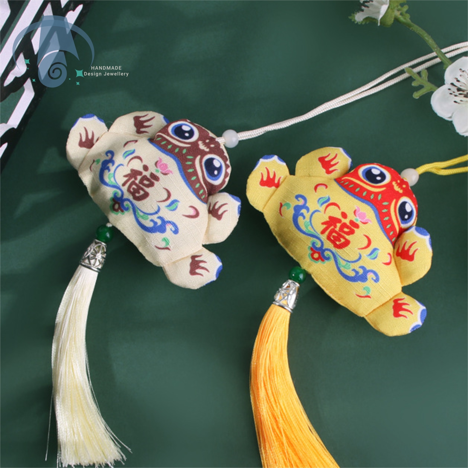 Sachet Pendant Golden Toad Des – Embroidery Alphabet Designs Bewertung und Preis
