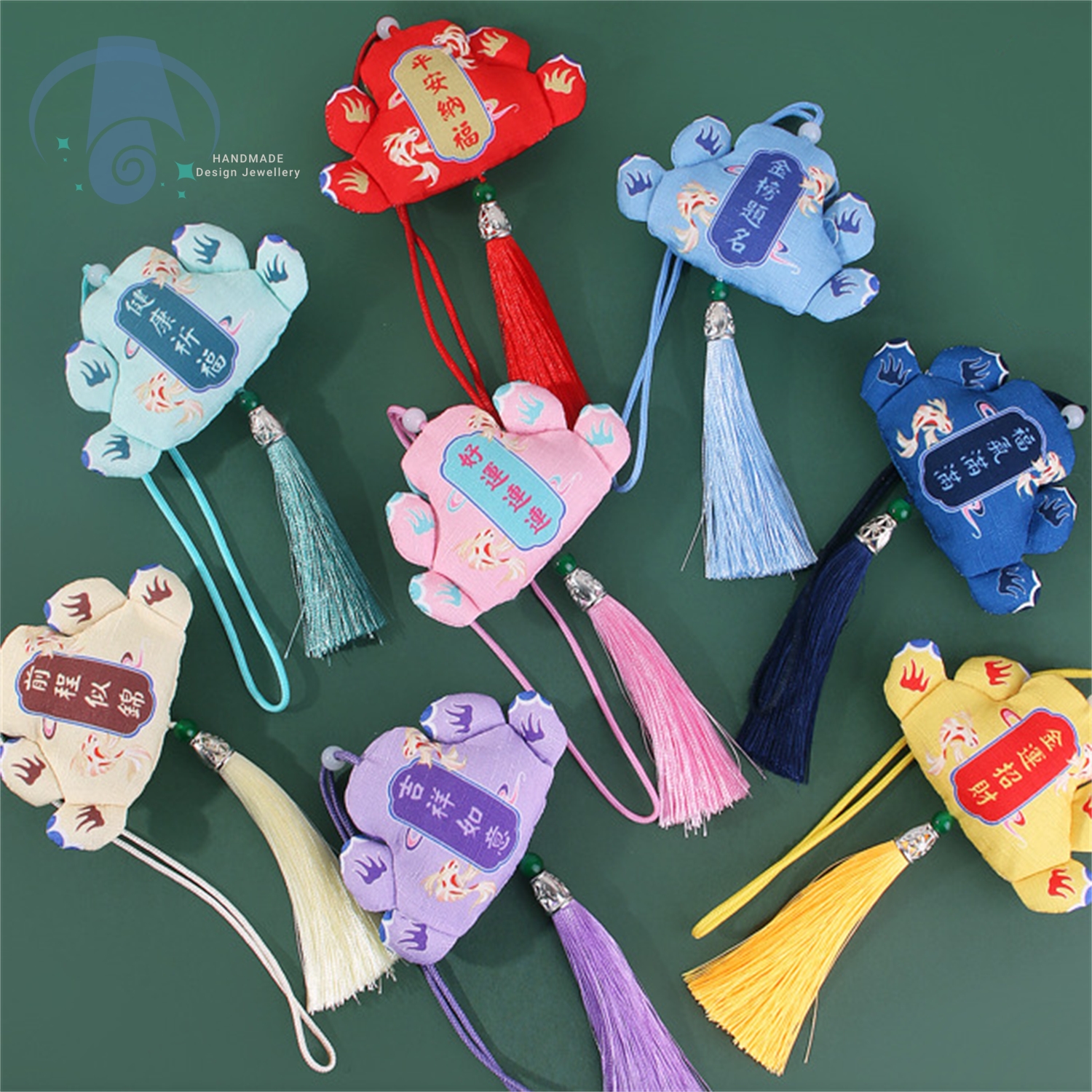 Sachet Pendant Golden Toad Des – Embroidery Alphabet Designs Bewertung und Preis