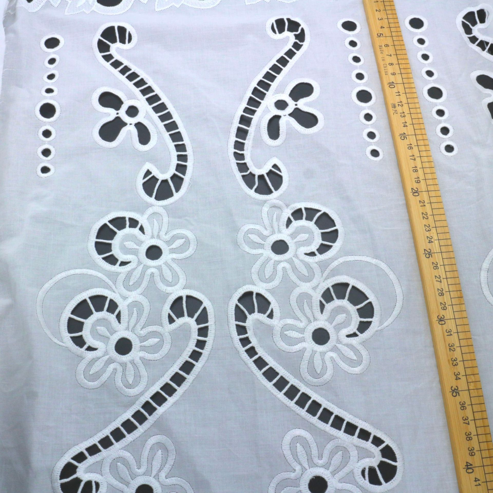 Spot Cotton Hollow Embroidery  – Embroidery Flower Pattern Bewertung und Preis